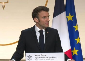 Macron prône “l’humilité” en Afrique, refuse la “compétition” stratégique