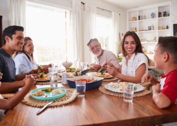 Étiquette : 6 règles pour avoir des bonnes manières de table !