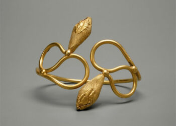 Bracelet en or à têtes de serpent