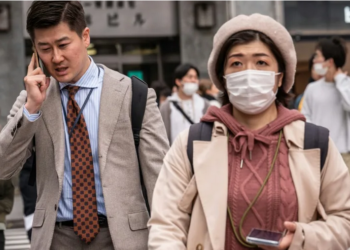 Covid : Le Japon tombe le masque, à petits pas