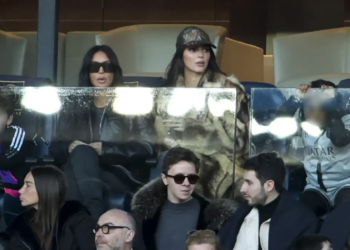 Kim Kardashian,sa sœur et son fils au Parc des Princes