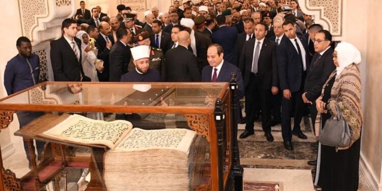 Al-Sissi accomplit la prière du Fajr à la Mosquée d'Egypte&nbsp; 1 - Le Progrès Egyptien