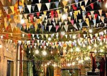 Joie, lanternes et décorations  dans les rues cairotes