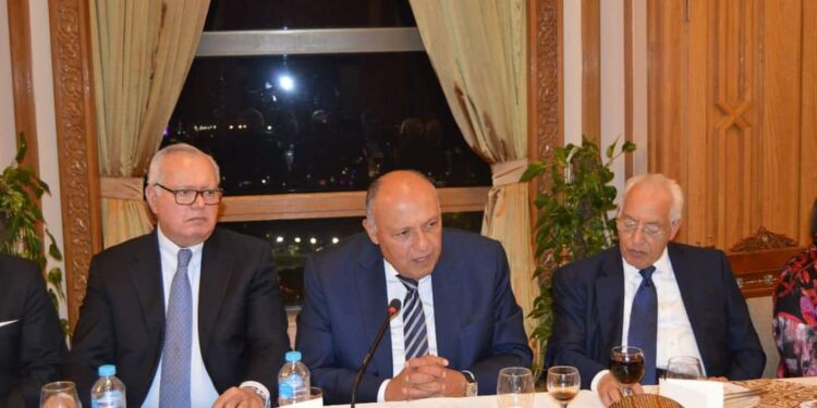 Choucri reçoit les penseurs et intellectuels égyptiens au ministère des AE (Photos) 2 - Le Progrès Egyptien Choucri reçoit les penseurs et intellectuels égyptiens au ministère des AE (Photos) 1 - Le Progrès Egyptien