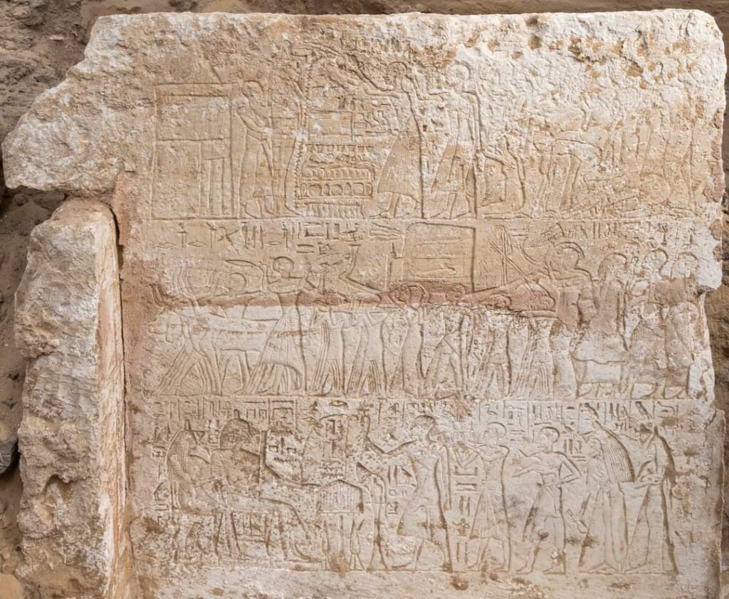 Découverte d'une tombe et quatre petits sanctuaires à Saqqarah 10 - Le Progrès Egyptien Découverte d'une tombe et quatre petits sanctuaires à Saqqarah 9 - Le Progrès Egyptien
