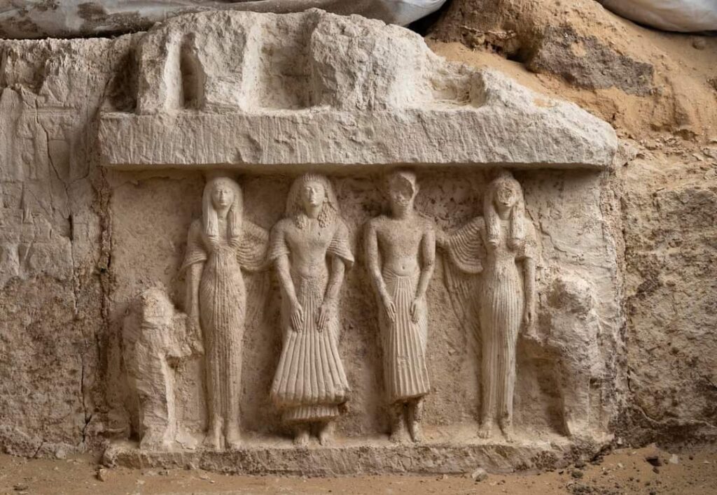 Découverte d'une tombe et quatre petits sanctuaires à Saqqarah 12 - Le Progrès Egyptien Découverte d'une tombe et quatre petits sanctuaires à Saqqarah 11 - Le Progrès Egyptien