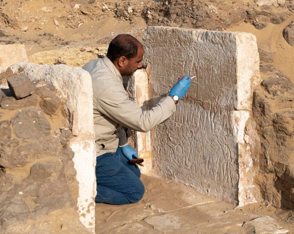 Découverte d'une tombe et quatre petits sanctuaires à Saqqarah 8 - Le Progrès Egyptien Découverte d'une tombe et quatre petits sanctuaires à Saqqarah 7 - Le Progrès Egyptien