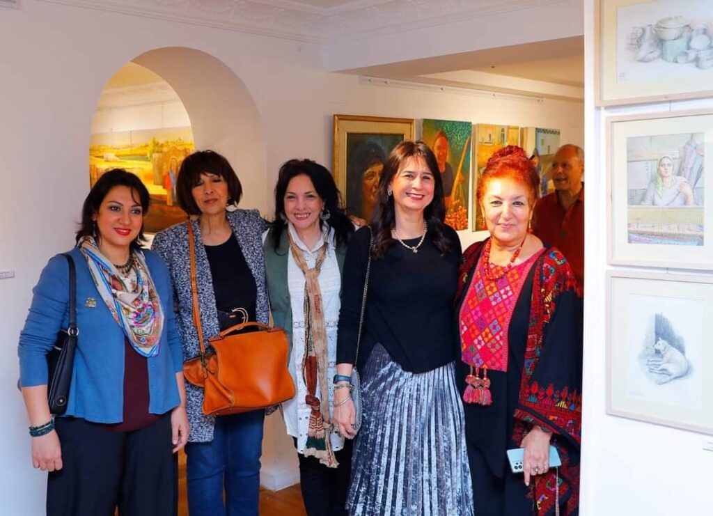 Nagat Farouk tisse des « histoires égyptiennes » à la galerie Odyssée 6 - Le Progrès Egyptien Nagat Farouk tisse des « histoires égyptiennes » à la galerie Odyssée 5 - Le Progrès Egyptien