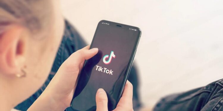 Faut-il interdire TikTok pour protéger nos ados ? 1 - Le Progrès Egyptien