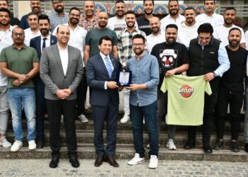 Dr Sobhi rend hommage aux jeunes organisateurs de la plus grande table d’Iftar du Ramadan en Egypte