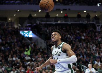 NBA : Les Bucks maîtrisent les Sixers