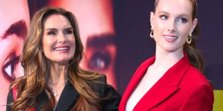 A New York, Brooke Shields et sa fille éblouissent les photographes 2 - Le Progrès Egyptien A New York, Brooke Shields et sa fille éblouissent les photographes 1 - Le Progrès Egyptien