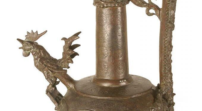 Aiguière omeyyade 2 - Le Progrès Egyptien Aiguière omeyyade 1 - Le Progrès Egyptien