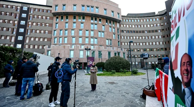 Italie : L’état de Berlusconi s’améliore 2 - Le Progrès Egyptien Italie : L’état de Berlusconi s’améliore 1 - Le Progrès Egyptien