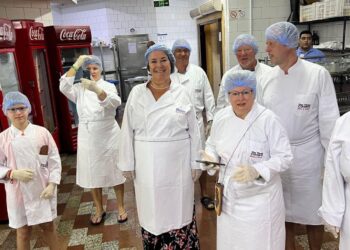 Mer Rouge : Les touristes en tenue de “chef” !