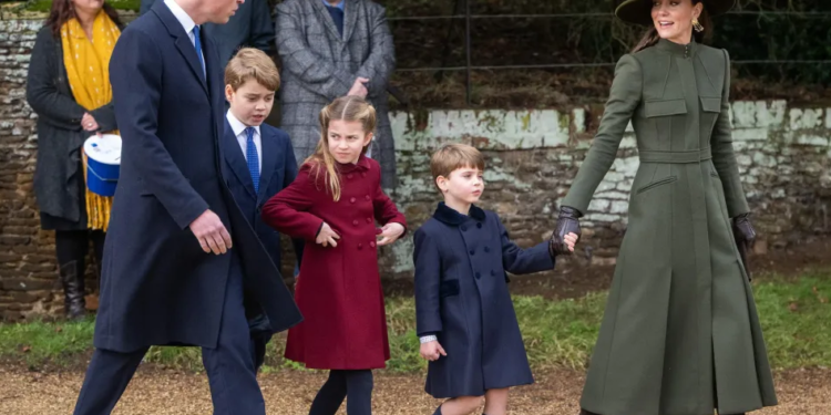 Kate, William et leurs enfants, une sortie en famille pour Pâques 2 - Le Progrès Egyptien Kate, William et leurs enfants, une sortie en famille pour Pâques 1 - Le Progrès Egyptien