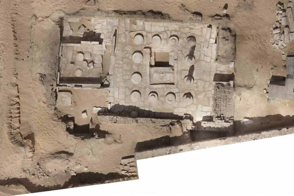 Découverte d'une tombe et quatre petits sanctuaires à Saqqarah 6 - Le Progrès Egyptien Découverte d'une tombe et quatre petits sanctuaires à Saqqarah 5 - Le Progrès Egyptien