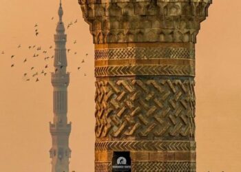 L’incontournable minaret de la Mosquée Al Fath au crépuscule!