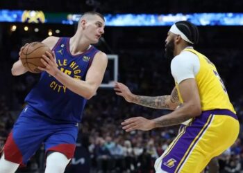 NBA : Les Nuggets battent les Lakers d’entrée