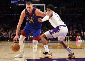 NBA: Denver encore trop fort pour les Lakers, au bord du précipice