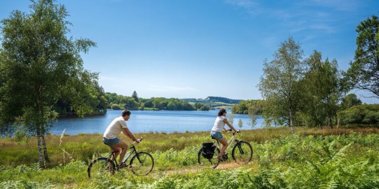 Reportage tourisme COVID-19 dans la Creuse avec Vincent Mongaillard.lac de Vassivière