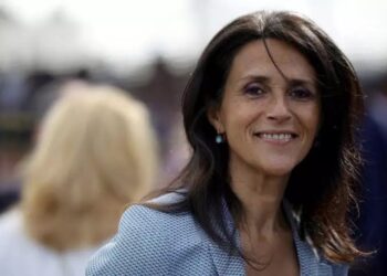La secrétaire d’État française au développement, à Abidjan