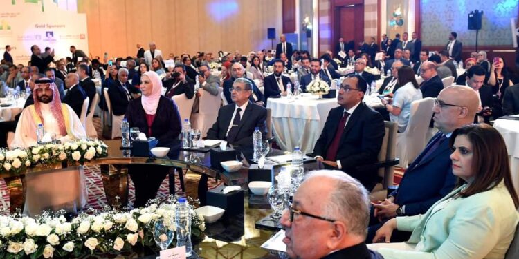 Le Forum "Les bâtisseurs d'Egypte" jette la lumière sur les plus importants projets de transports 2 - Le Progrès Egyptien Le Forum "Les bâtisseurs d'Egypte" jette la lumière sur les plus importants projets de transports 1 - Le Progrès Egyptien