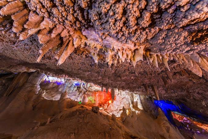 "La vallée de Sannur... La plus ancienne grotte d'extraction au monde 4 - Le Progrès Egyptien "La vallée de Sannur... La plus ancienne grotte d'extraction au monde 3 - Le Progrès Egyptien