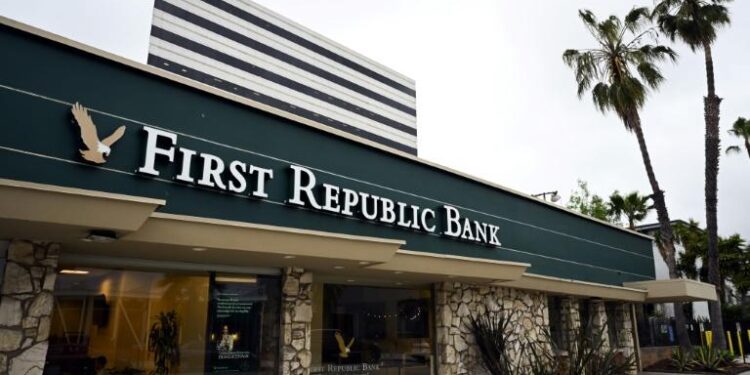 First Republic : Les régulateurs américains ont sollicité plusieurs banques 2 - Le Progrès Egyptien First Republic : Les régulateurs américains ont sollicité plusieurs banques 1 - Le Progrès Egyptien