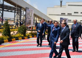 Le Président inspecte l’usine de sucre d’Al-Charqiya (Photos)
