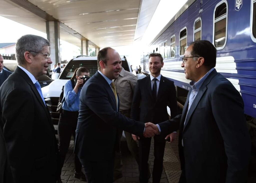 Madbouli et Choucri arrivent à Kiev 4 - Le Progrès Egyptien Madbouli et Choucri arrivent à Kiev 3 - Le Progrès Egyptien