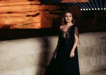 Les Pyramides “chantent” aux rythmes d’Angham !