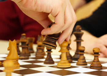 La Fédération égyptienne d’échecs organise le championnat du monde junior à Charm El-Cheikh