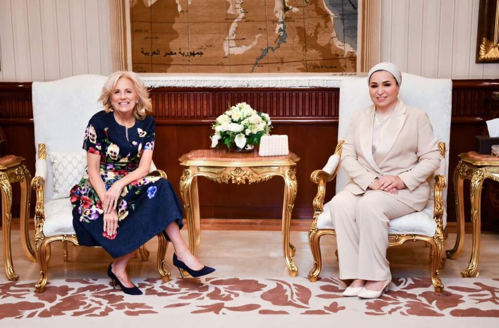 Al-Sissi et son épouse reçoivent Jill Biden (Photos) 4 - Le Progrès Egyptien Al-Sissi et son épouse reçoivent Jill Biden (Photos) 3 - Le Progrès Egyptien