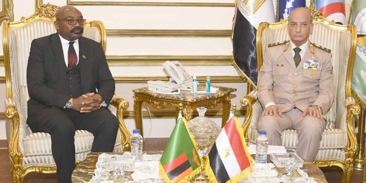 L’Egypte et la Zambie examine la coopération militaire 1 - Le Progrès Egyptien
