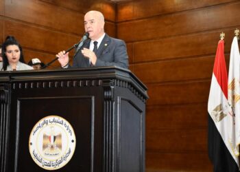 Les jeunes travailleurs discutent du droit à l’exercice politique