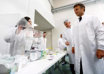 Médicaments : Macron présente un plan de relocalisation de la production