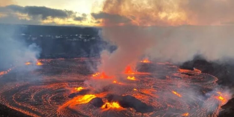 Le volcan Kilauea est de nouveau entré en éruption à Hawaï 2 - Le Progrès Egyptien Le volcan Kilauea est de nouveau entré en éruption à Hawaï 1 - Le Progrès Egyptien