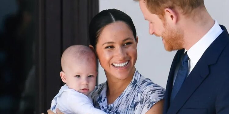 Harry et Meghan révèlent le cadeau offert à Archie pour son anniversaire 2 - Le Progrès Egyptien Harry et Meghan révèlent le cadeau offert à Archie pour son anniversaire 1 - Le Progrès Egyptien