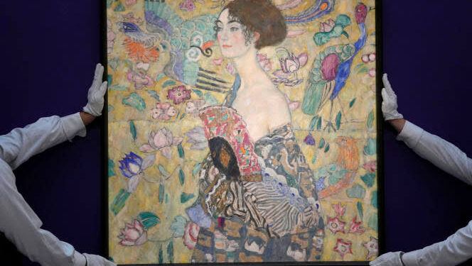 La "Dame à l'éventail" de Gustav Klimt s'arrache pour 74 millions de livres aux enchères 2 - Le Progrès Egyptien La "Dame à l'éventail" de Gustav Klimt s'arrache pour 74 millions de livres aux enchères 1 - Le Progrès Egyptien