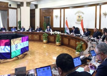 Madbouli préside une table ronde avec son homologue indien