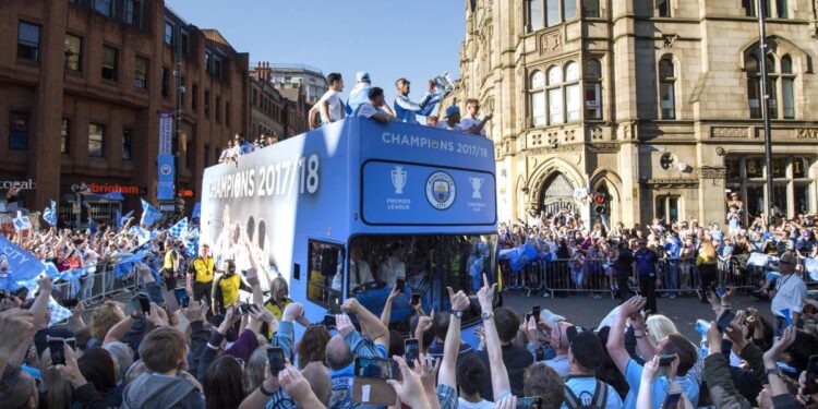 La grande parade de Manchester City, vainqueur de la C1 2 - Le Progrès Egyptien La grande parade de Manchester City, vainqueur de la C1 1 - Le Progrès Egyptien