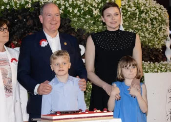 Jacques et Gabriella, prince et princesse en fête avec Charlène et Albert