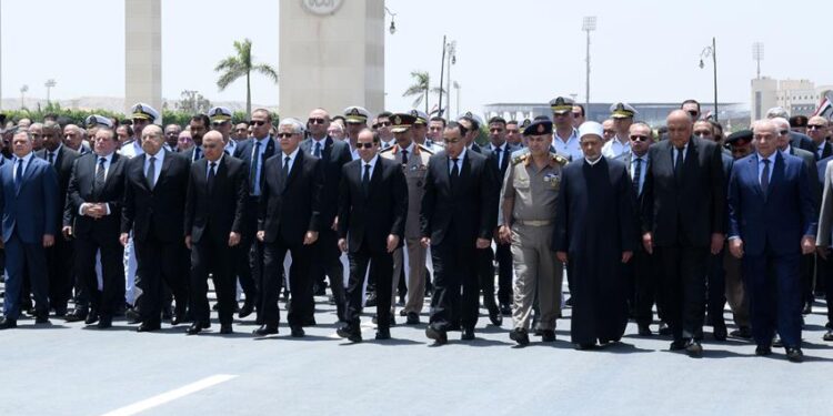 Al-Sissi participe aux funérailles de la mère du Premier ministre (Photos) 1 - Le Progrès Egyptien