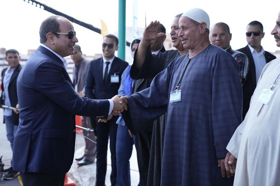 Le Président Al-Sissi dans un dialogue avec les habitants du village d'Al-Abaadiya 3 - Le Progrès Egyptien