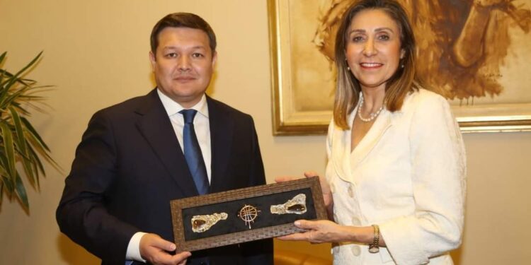 La ministre de la culture et son homologue kazakh examinent la coopération bilatérale 1 - Le Progrès Egyptien