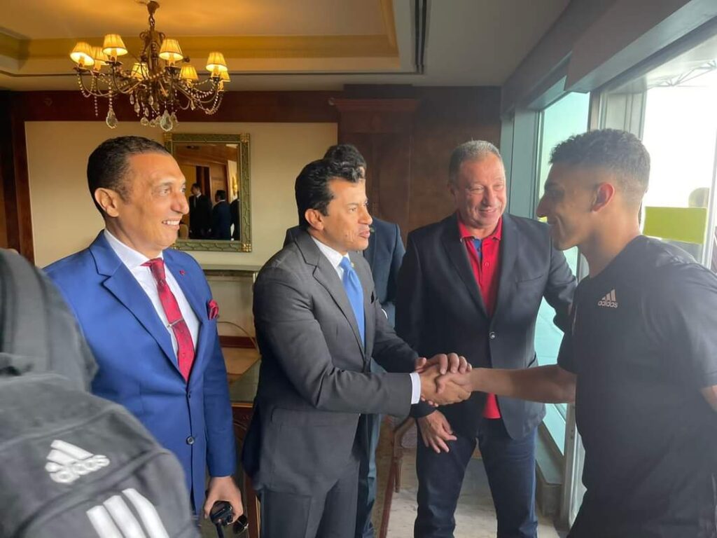 Aéroport du Caire : Sobhi reçoit la délégation d’Al-Ahly 6 - Le Progrès Egyptien Aéroport du Caire : Sobhi reçoit la délégation d’Al-Ahly 5 - Le Progrès Egyptien