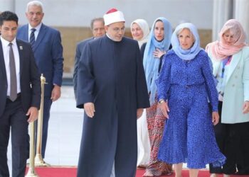 La première dame des USA, en tenue longue, à la mosquée d’Al-Azhar