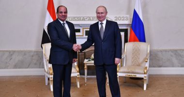 Poutine et Al-Sissi posent pour une photo de famille 2 - Le Progrès Egyptien Poutine et Al-Sissi posent pour une photo de famille 1 - Le Progrès Egyptien
