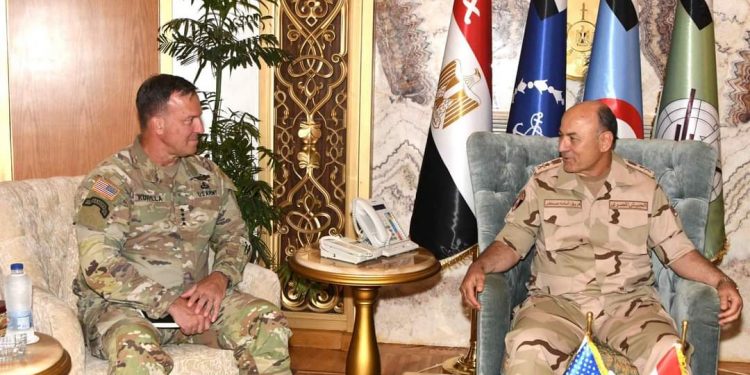Le chef d'Etat-major s'entretient avec le commandant du CENTCOM 2 - Le Progrès Egyptien Le chef d'Etat-major s'entretient avec le commandant du CENTCOM 1 - Le Progrès Egyptien